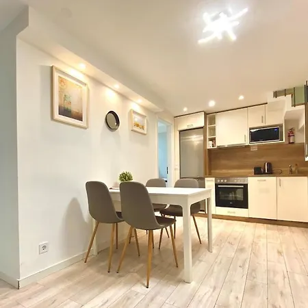 Cozy 3-Bedroom Home In The Center Budapest Exterior photo